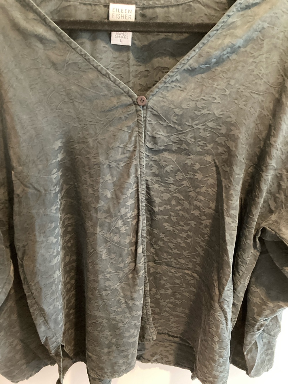 Eileen Fisher black Vee Neck Jacquard Button Top 
100% SILK